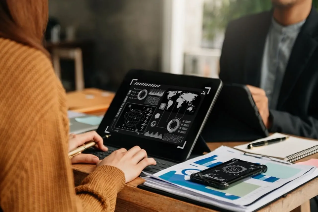 The Role of Technology in Streamlining Modern Outsourcing
